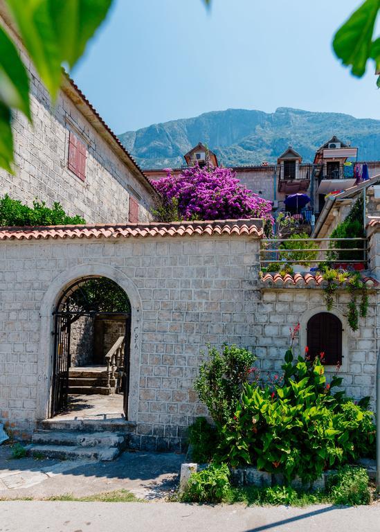 Celine'S Place By The Sea Kotor Exterior foto